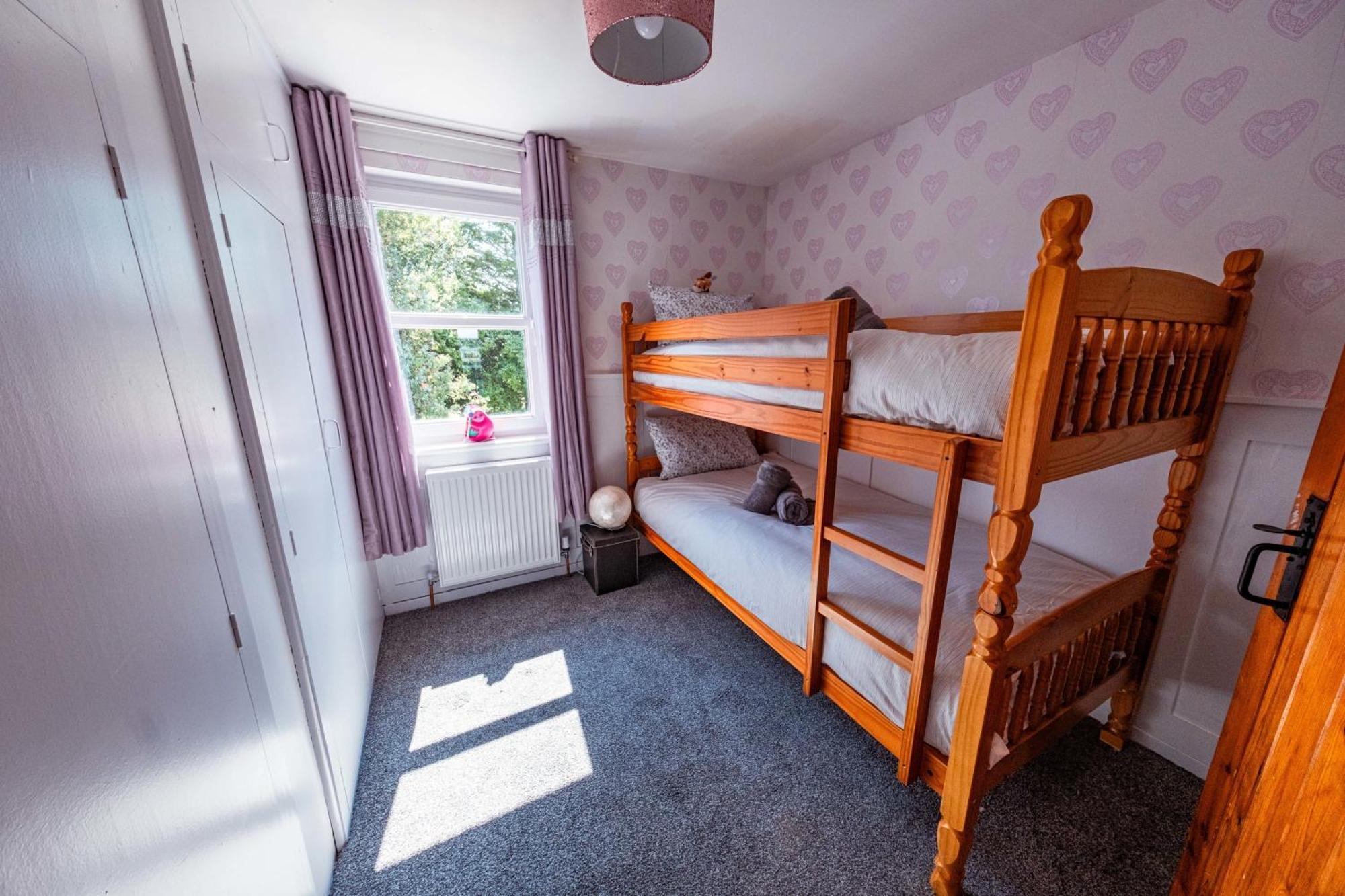 Large Country House With Garden, Outdoor Spa Area & Games Room With Hot Tub And Fire Pit Уигтаун Экстерьер фото